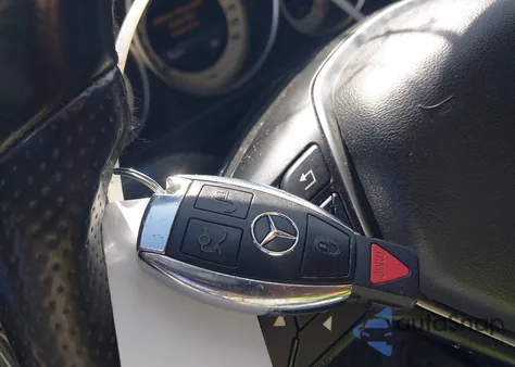 2016 Mercedes-Benz E 350 z USA, uszkodzony, nr VIN WDDHF5KB1GB214111